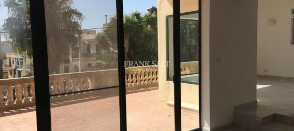 Villa de 4 dormitorios en Swieqi, Malta No. 3199 8