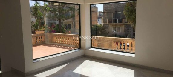 Villa de 4 dormitorios en Swieqi, Malta No. 3199 5