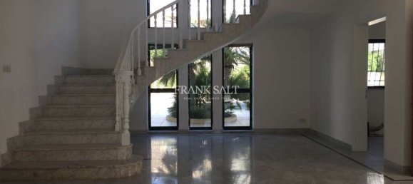 Villa de 4 dormitorios en Swieqi, Malta No. 3199 9