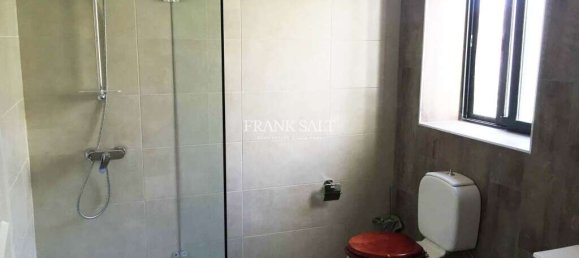 Villa de 4 dormitorios en Swieqi, Malta No. 3199 16