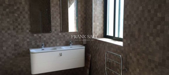 Villa de 4 dormitorios en Swieqi, Malta No. 3199 15