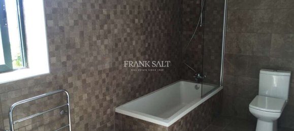 Villa de 4 dormitorios en Swieqi, Malta No. 3199 14