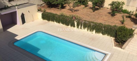 Villa de 4 dormitorios en Swieqi, Malta No. 3199 2