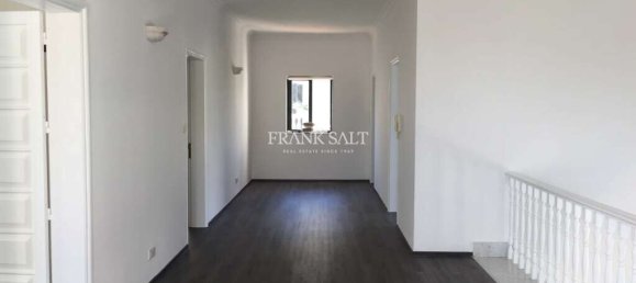 Villa de 4 dormitorios en Swieqi, Malta No. 3199 12