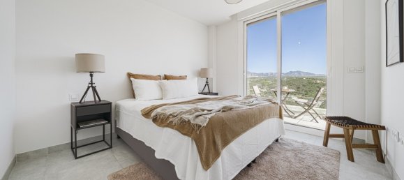 Apartamento de 3 dormitorios en Mijas Costa, Spain No. 4812 12