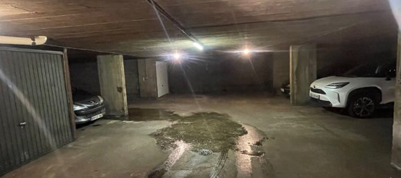  Parking in Paris, France No. 176017 4