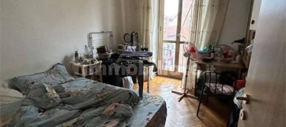 2 bedrooms Apartment in Turin, Italy No. 266077 3