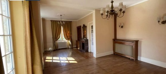 5 bedrooms House in Villers-Cotterets, France No. 242708 3