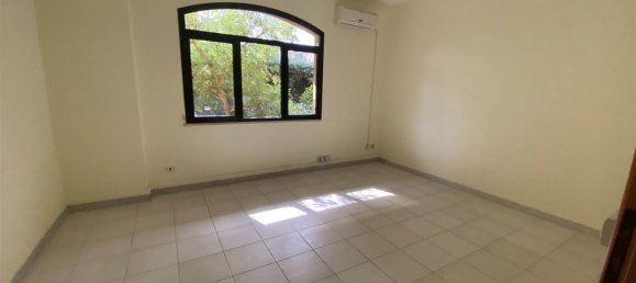 5 rooms Apartment in Caserta, Italy No. 232126 5