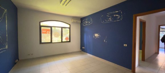5 rooms Apartment in Caserta, Italy No. 232126 12