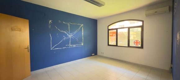 5 rooms Apartment in Caserta, Italy No. 232126 7