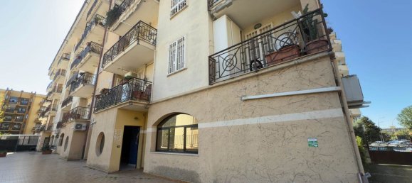5 rooms Apartment in Caserta, Italy No. 232126 3