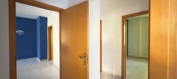 5 rooms Apartment in Caserta, Italy No. 232126 6