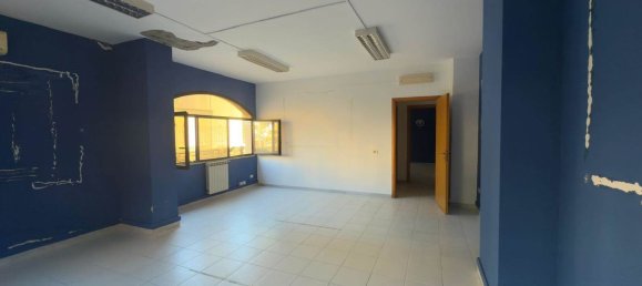 5 rooms Apartment in Caserta, Italy No. 232126 10