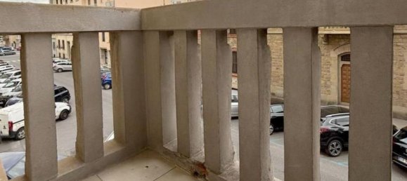 4-salle Appartement à Florence, Italy No. 37673 8