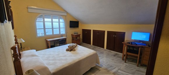 5 bedrooms Penthouse in Fuengirola, Spain No. 99025 3