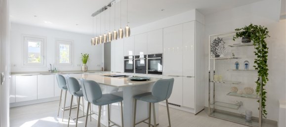 3 bedrooms Townhouse in Estepona, Spain No. 135013 8