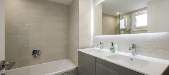 3 bedrooms Townhouse in Estepona, Spain No. 135013 10