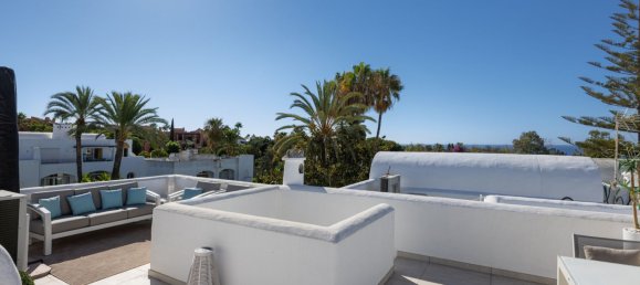 3 bedrooms Townhouse in Estepona, Spain No. 135013 7