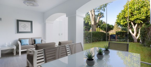 3 bedrooms Townhouse in Estepona, Spain No. 135013 3