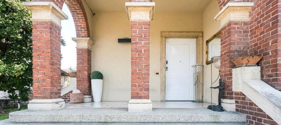 5 غرف نوم فيلا في Cesano Maderno, Italy رقم 231362 19