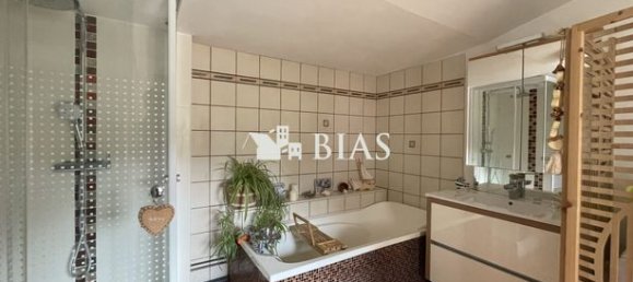 4 bedrooms House in Le Neubourg, France No. 354196 7