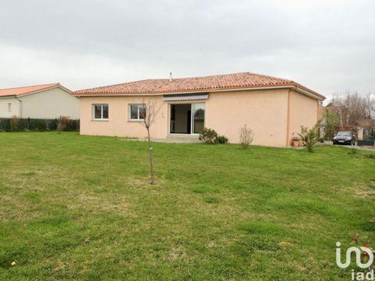 3 bedrooms House in Lannemezan, France No. 23254