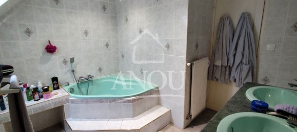 Casa de 5 dormitorios en Chateaudun, France No. 54327 5