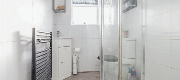 2 bedrooms Bungalow in Watford, United Kingdom No. 6206 13