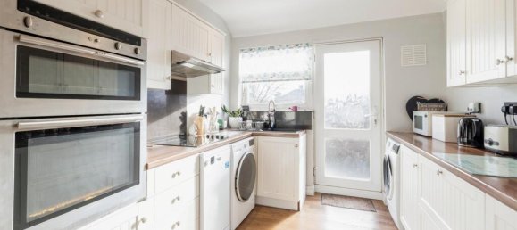 2 bedrooms Bungalow in Watford, United Kingdom No. 6206 3