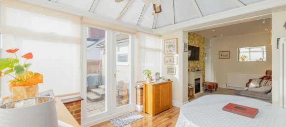 2 bedrooms Bungalow in Watford, United Kingdom No. 6206 10