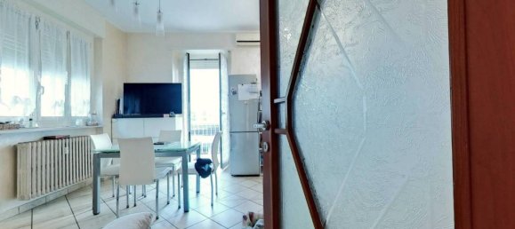 2 rooms Apartment in Turin, Italy No. 27146 5