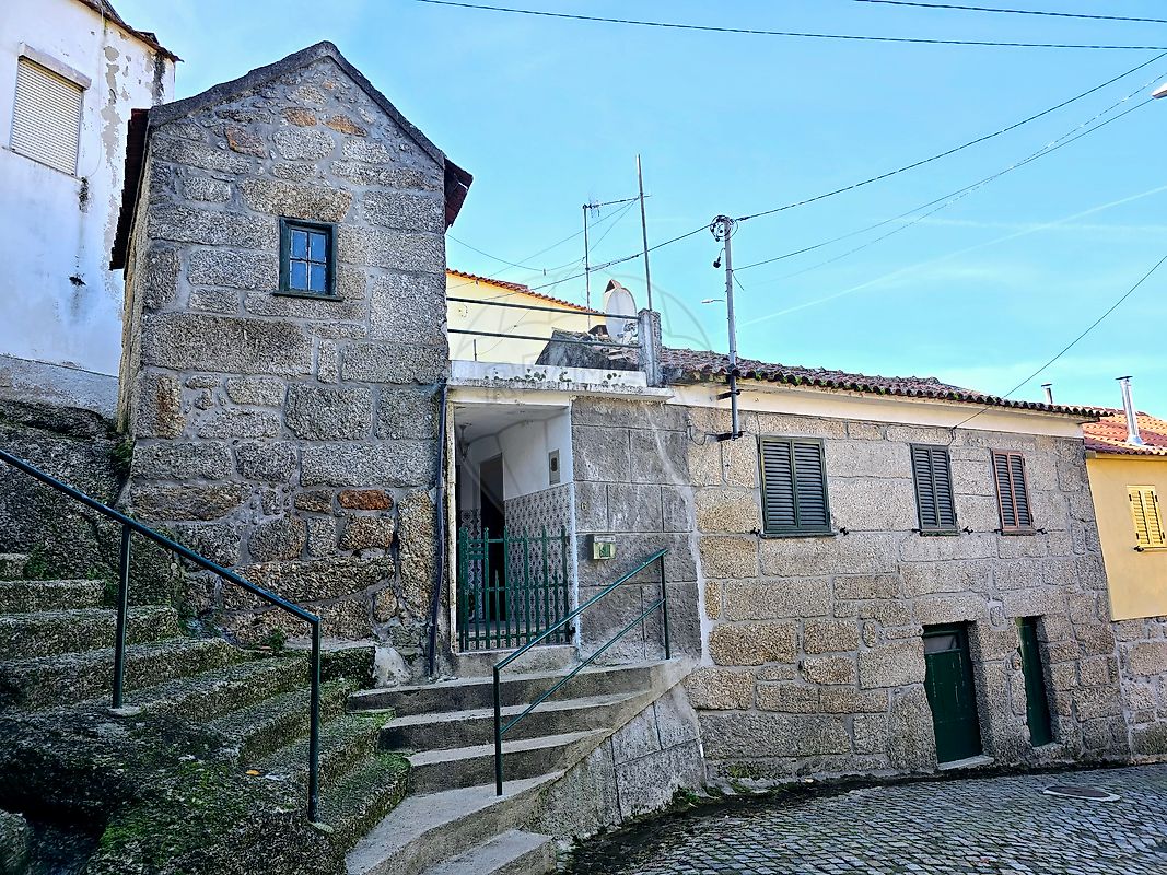 3 bedrooms House in Meruge, Portugal No. 36859