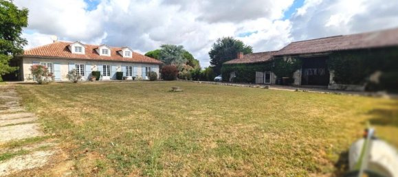 5 bedrooms House in Foulayronnes, France No. 336537 3