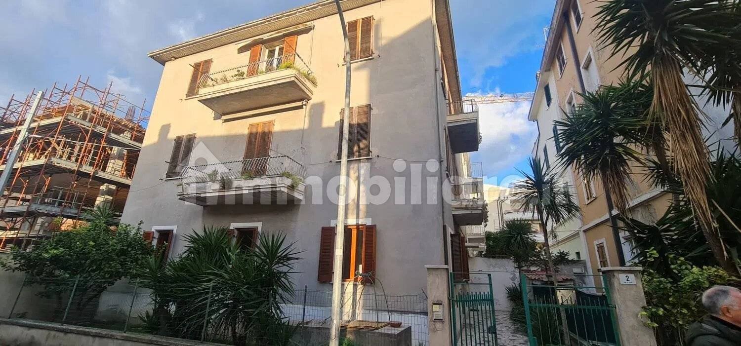 6 bedrooms Apartment in San Benedetto del Tronto, Italy No. 400699