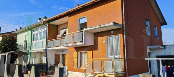 Villa de 4 dormitorios en Rimini, Italy No. 285316 2