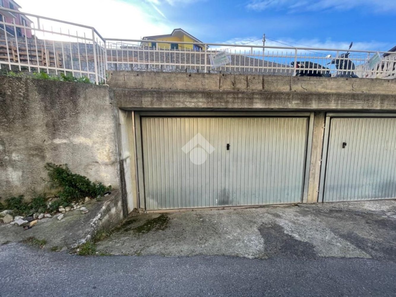  مرآب في Imperia, Italy 30متر مربع رقم 169525