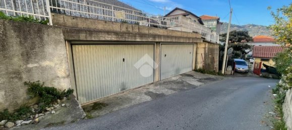  مرآب في Imperia, Italy 30متر مربع رقم 169525 9