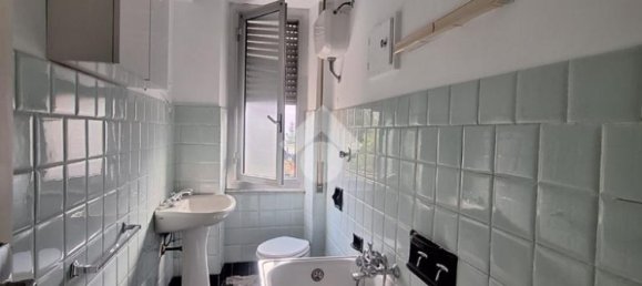 Apartamento de 2 dormitorios en Genoa, Italy No. 35867 17