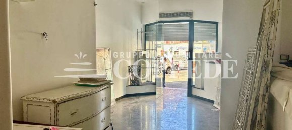 2-salle Propriété commerciale à Rome, Italy No. 376219 6