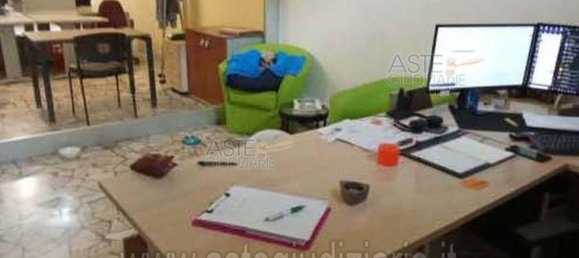 5 rooms Apartment in Rome, Italy No. 292264 5