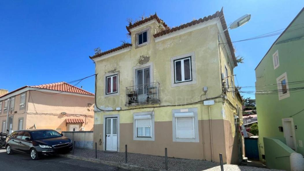  Building in Lisbon, Portugal No. 282191