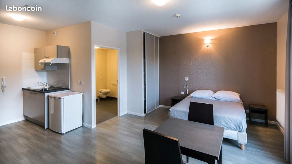 Studio in Merignac, France No. 113925