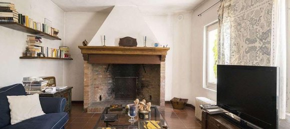 15 rooms House in Castell'Arquato, Italy No. 153628 8