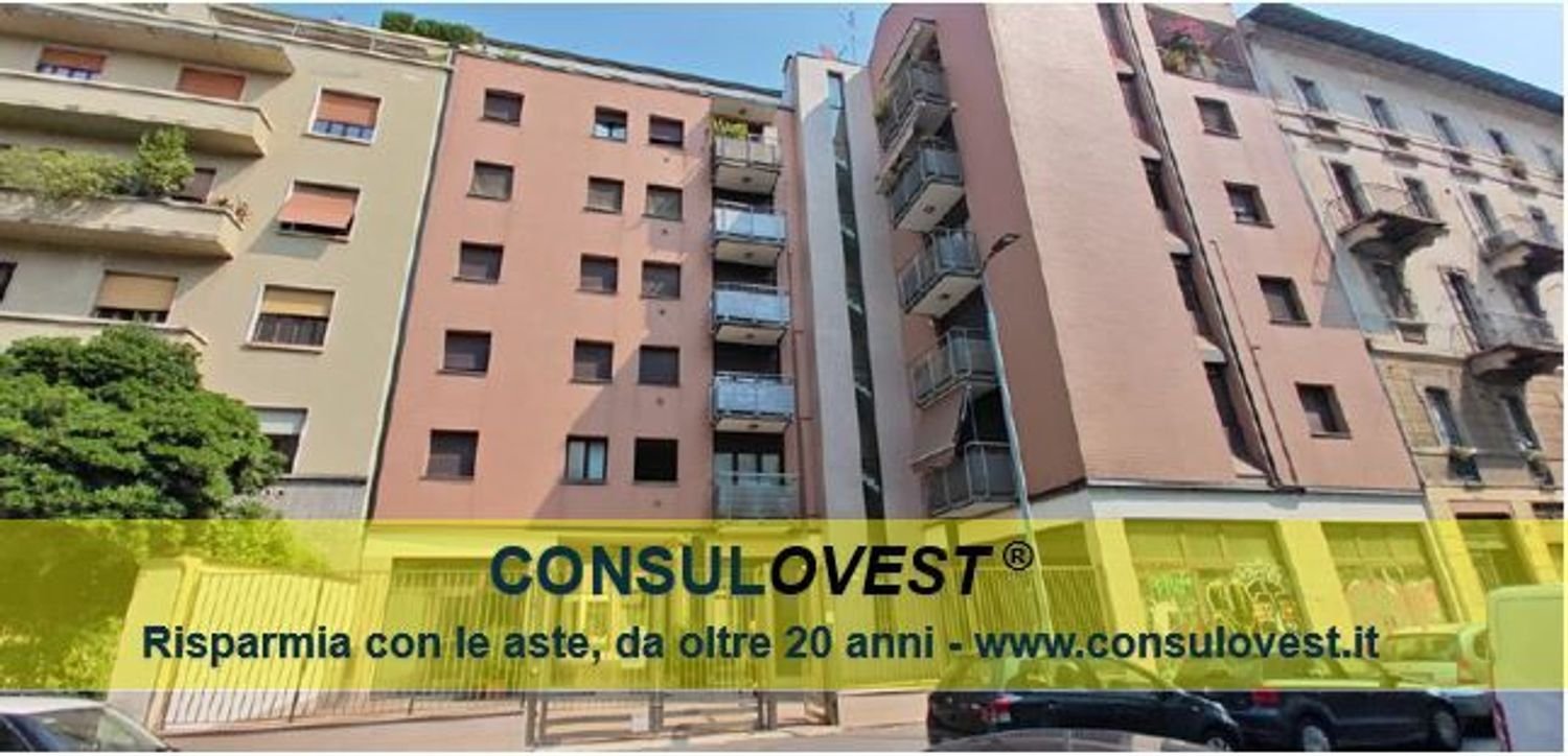 129m² Commercial property in Milan, Italy No. 250422
