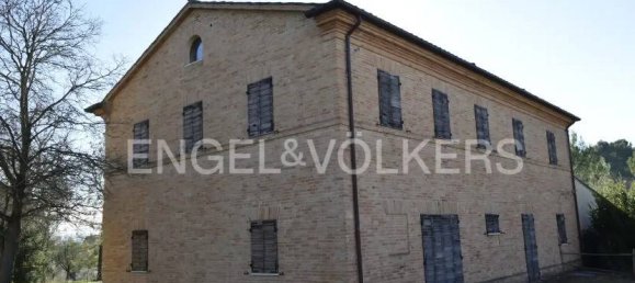 5 bedrooms House in Jesi, Italy No. 118650 37