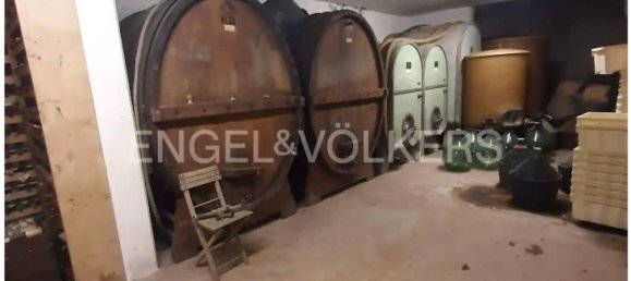 5 bedrooms House in Jesi, Italy No. 118650 12