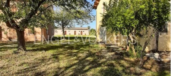 5 bedrooms House in Jesi, Italy No. 118650 4