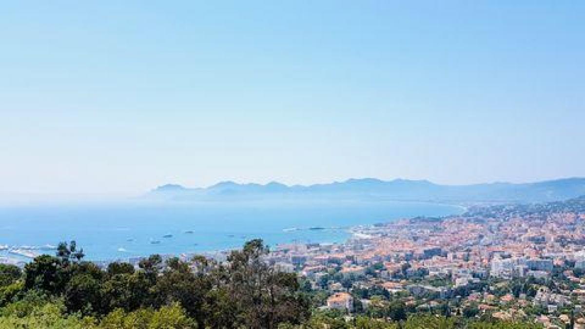 2 bedrooms Condo in Cannes, France No. 2488