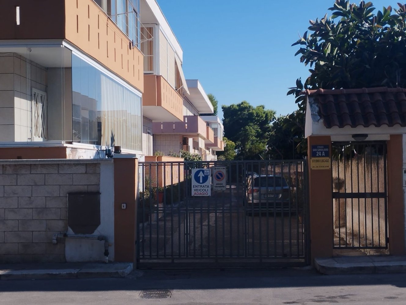 4-salle Duplex à Bari, Italy No. 280065